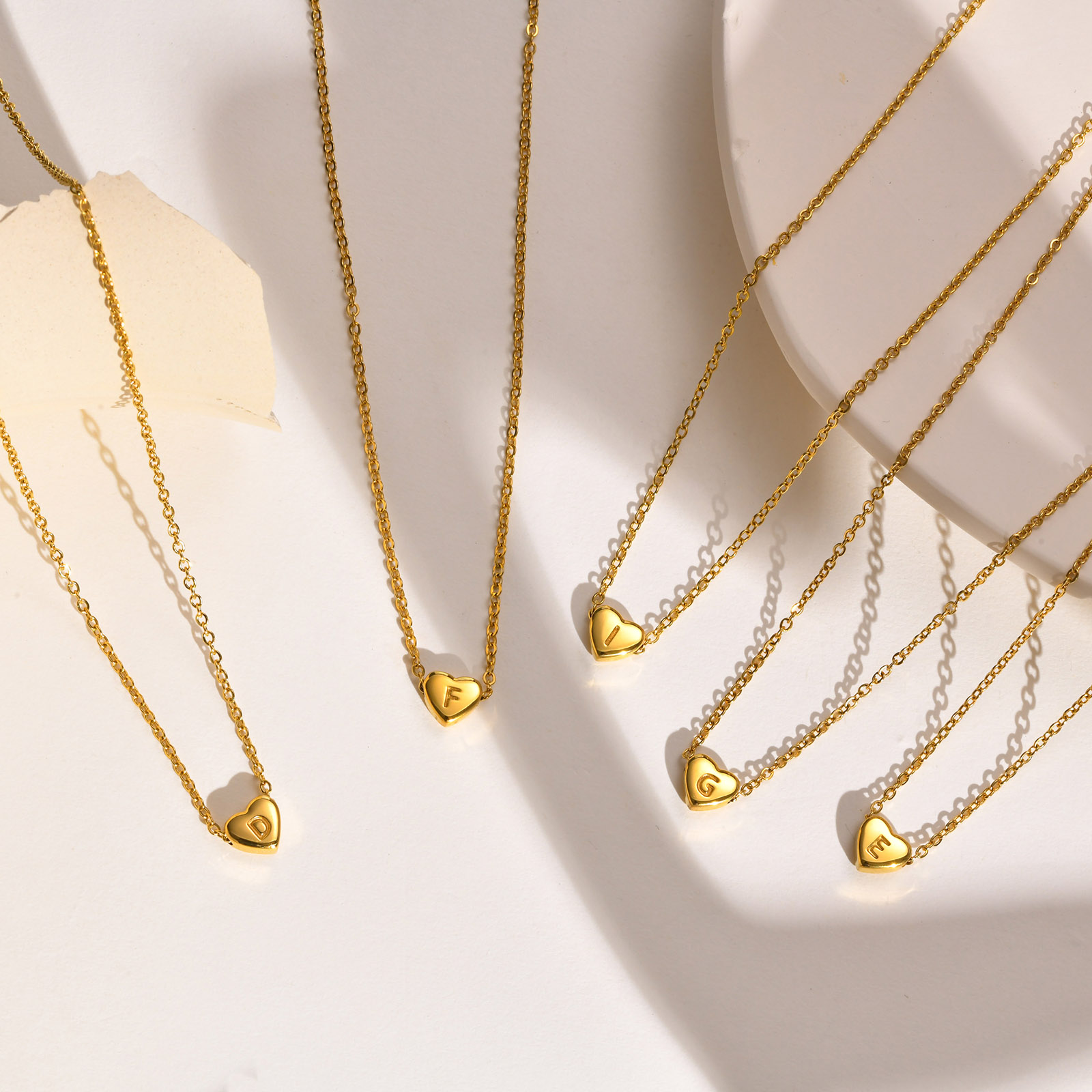 Tiny A-Z Initial Necklaces for - Event Z 评论和价格
